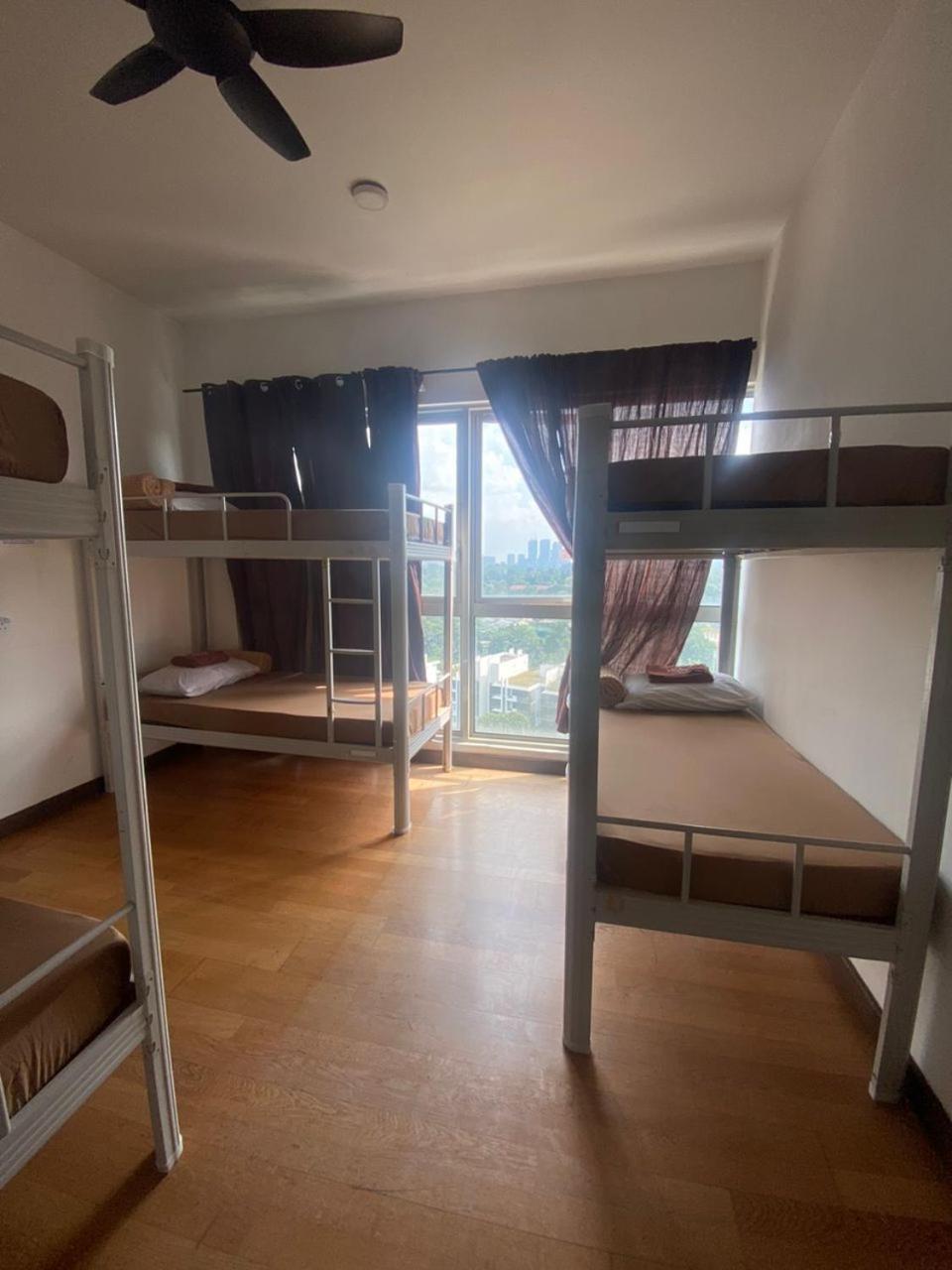 Regalia Exclusive Hostel กัวลาลัมเปอร์ ภายนอก รูปภาพ