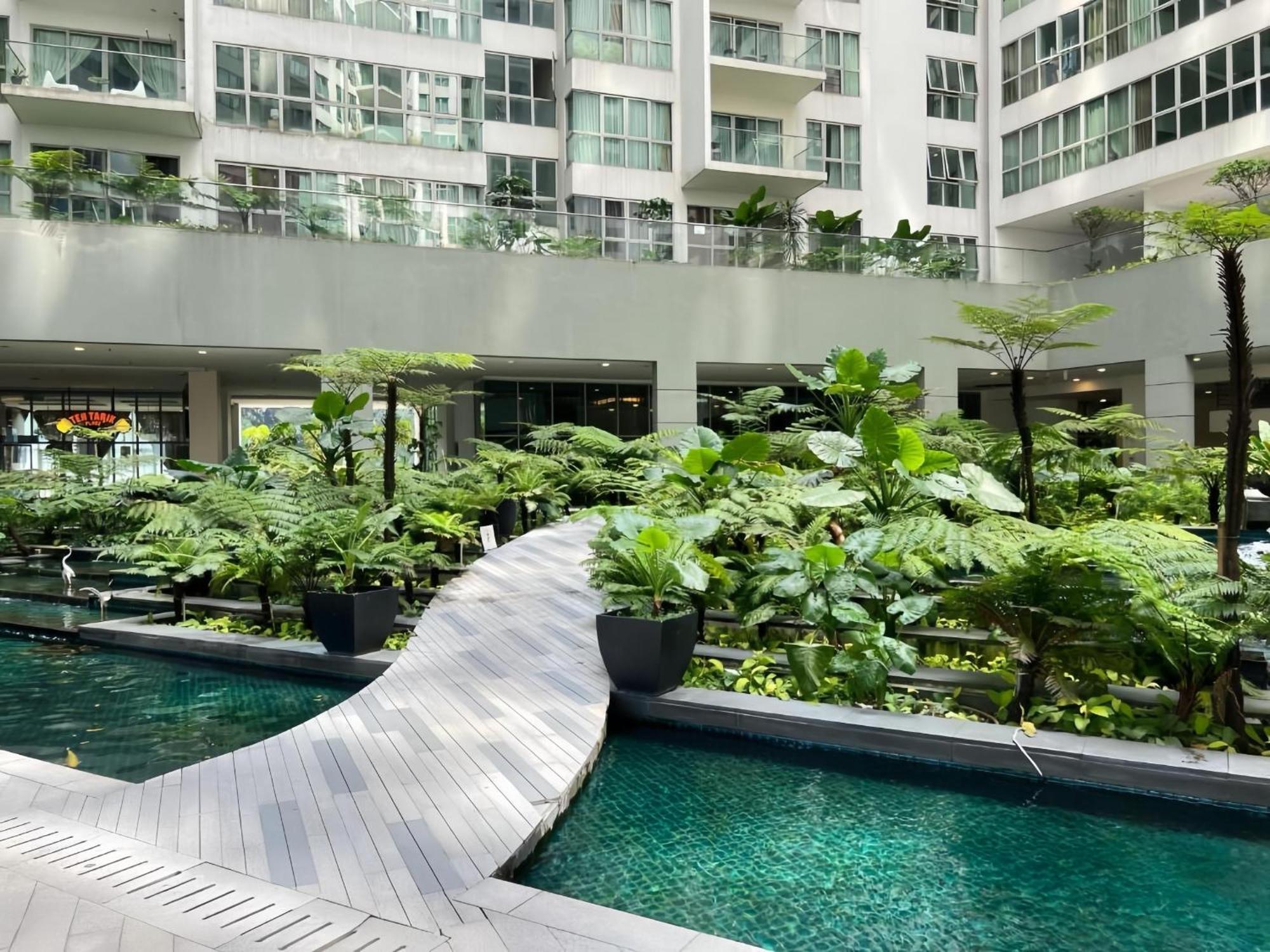 Regalia Exclusive Hostel กัวลาลัมเปอร์ ภายนอก รูปภาพ