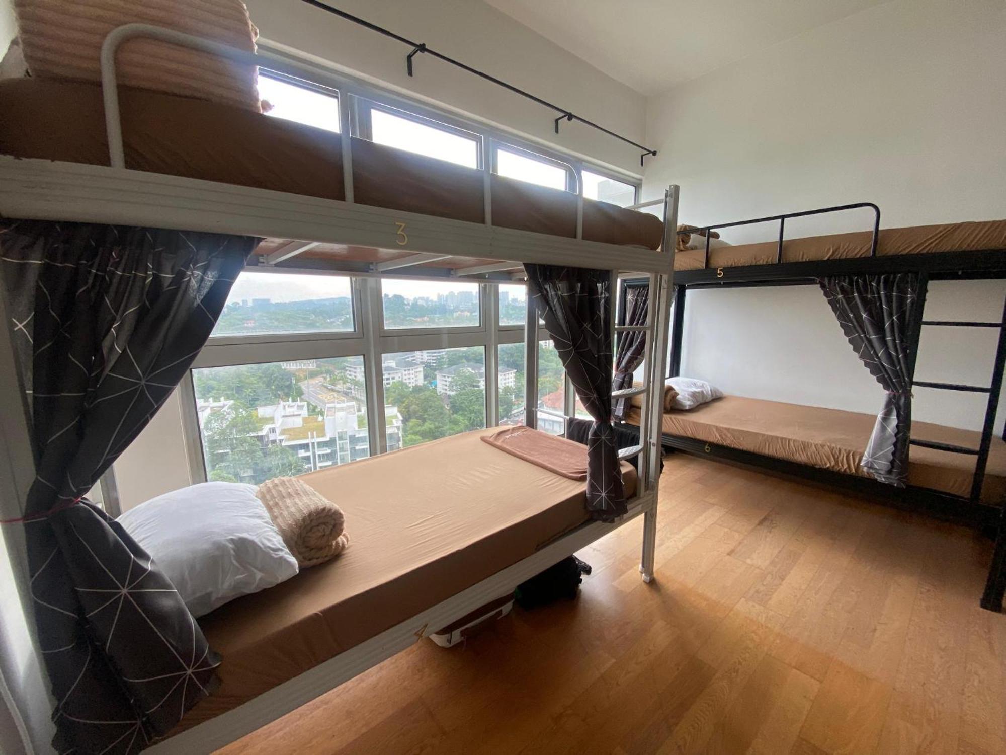 Regalia Exclusive Hostel กัวลาลัมเปอร์ ภายนอก รูปภาพ