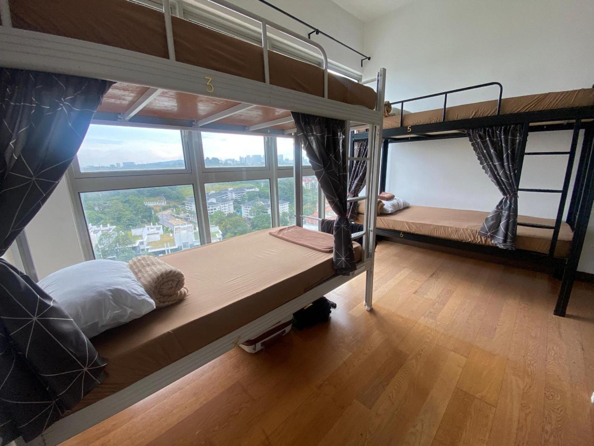 Regalia Exclusive Hostel กัวลาลัมเปอร์ ภายนอก รูปภาพ