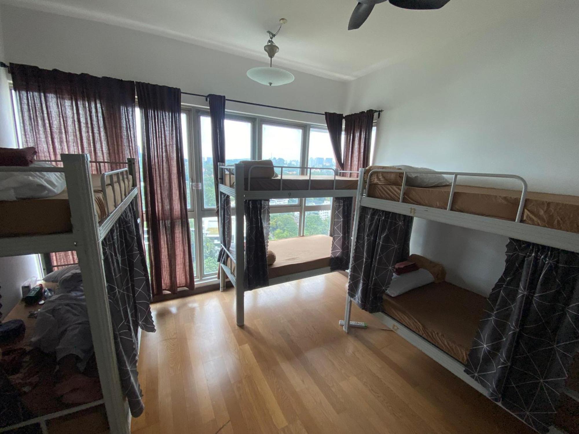 Regalia Exclusive Hostel กัวลาลัมเปอร์ ภายนอก รูปภาพ