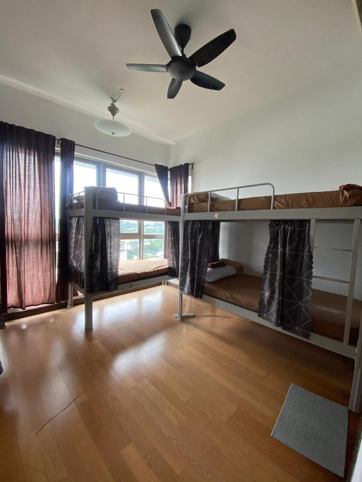 Regalia Exclusive Hostel กัวลาลัมเปอร์ ภายนอก รูปภาพ