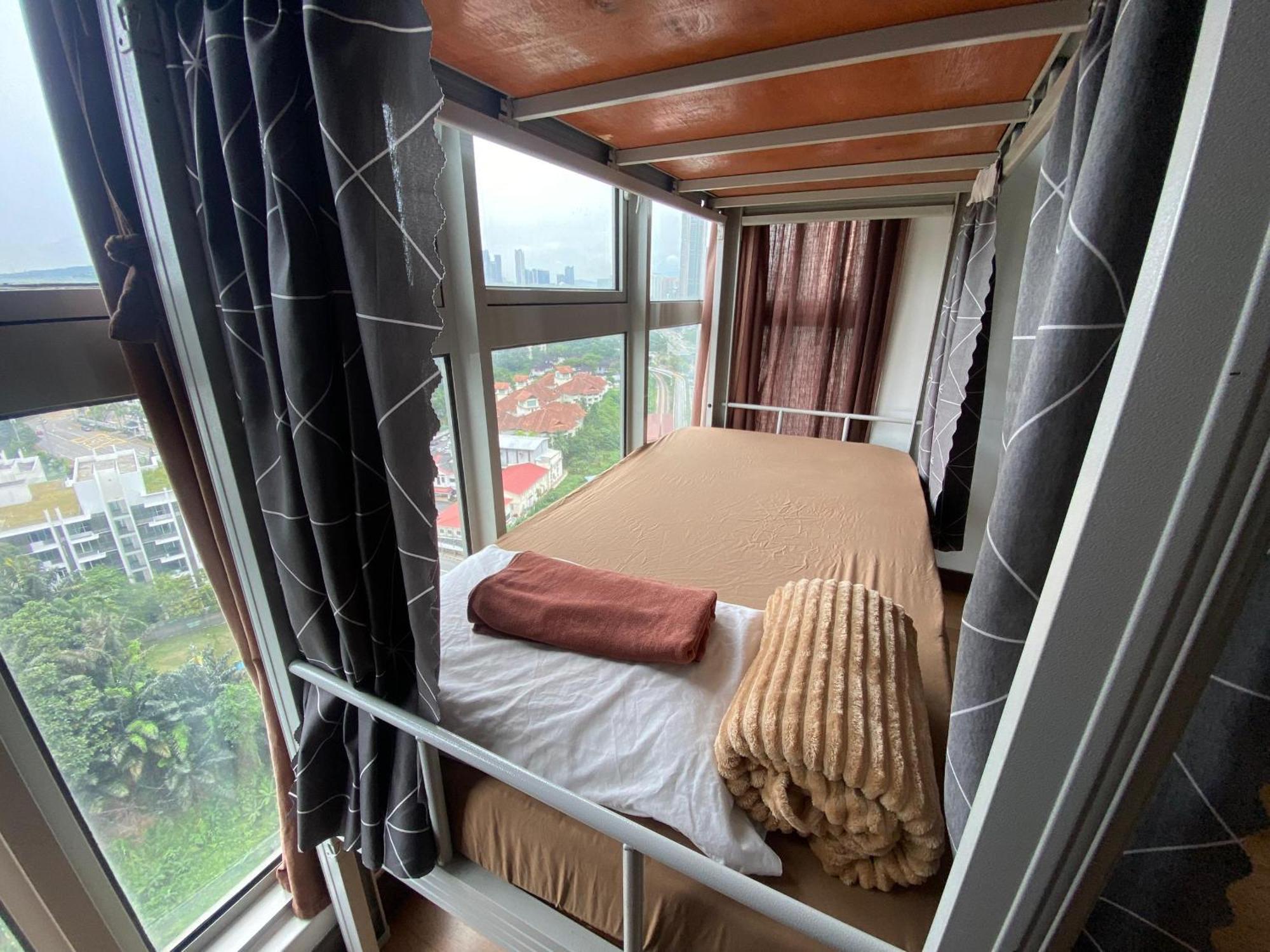 Regalia Exclusive Hostel กัวลาลัมเปอร์ ภายนอก รูปภาพ