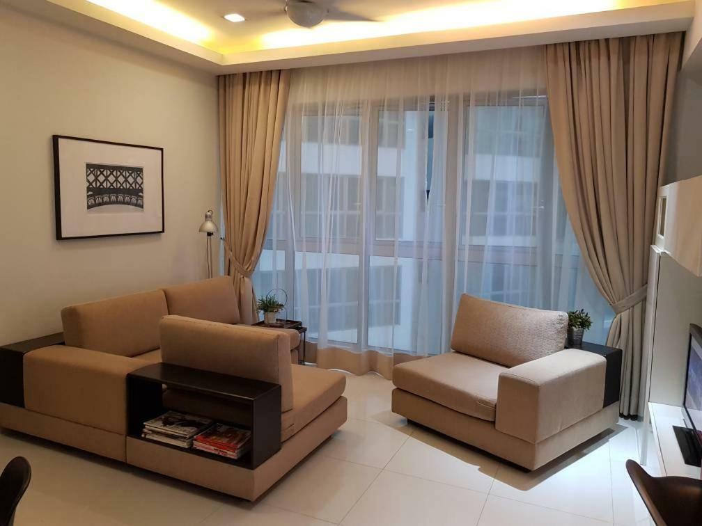 Regalia Exclusive Hostel กัวลาลัมเปอร์ ภายนอก รูปภาพ
